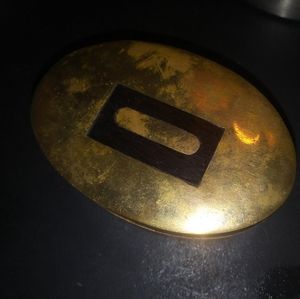 Round box with hinged lid.